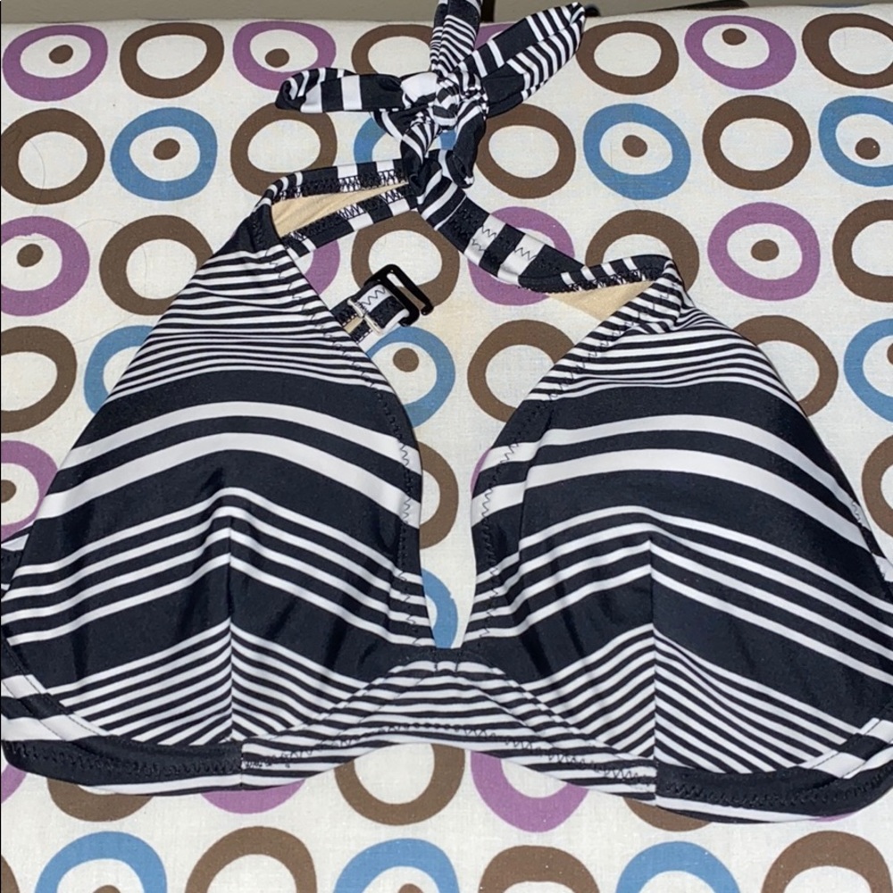Old Navy size medium black and white bikini top